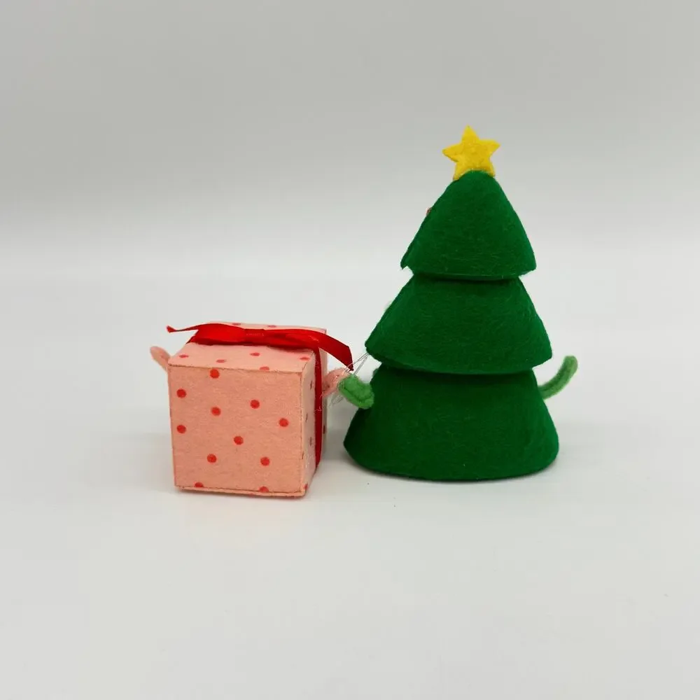 2023 Target Wondershop Duo Christmas Tree And Pink Present Figure NEW